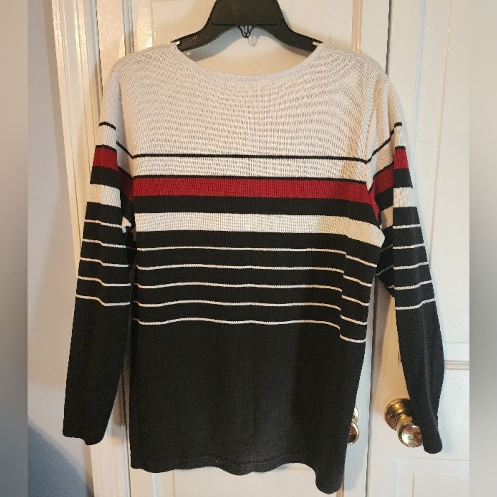 Striped Sweater, super cute,Comfy. Versatile.‎  Crew neck. Large